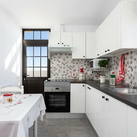 Home2book Volcano Views & Terrace *